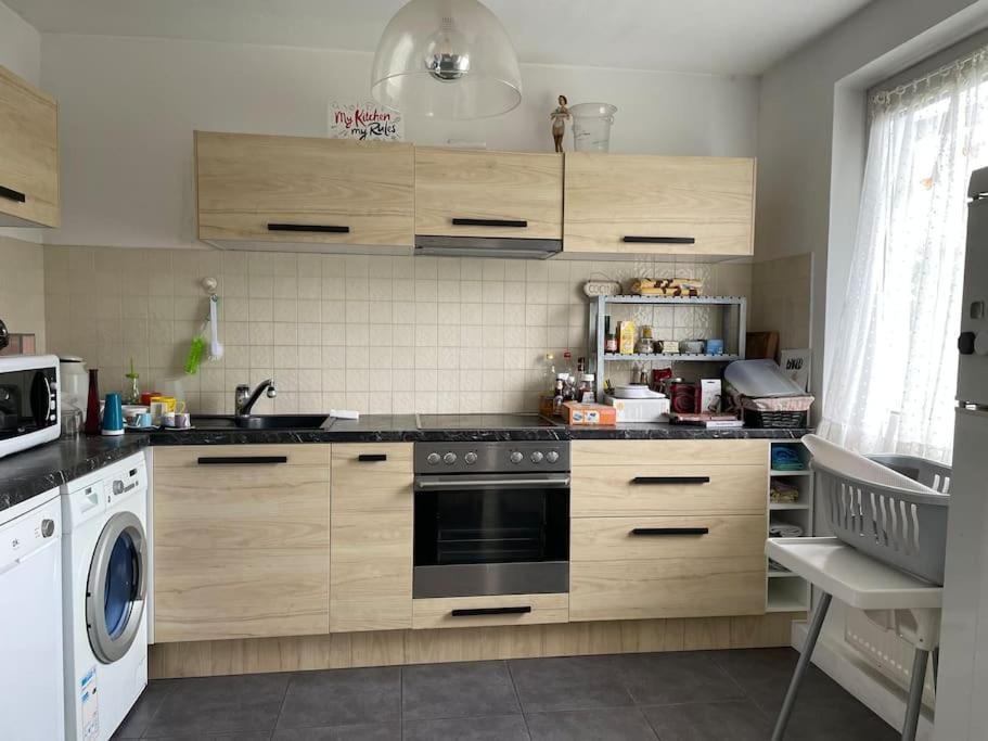 Apartment Luminous In Near Strasbourg, Conveniently Located Next To A Tram Stop With Direct Access To Strasbourg Centre *