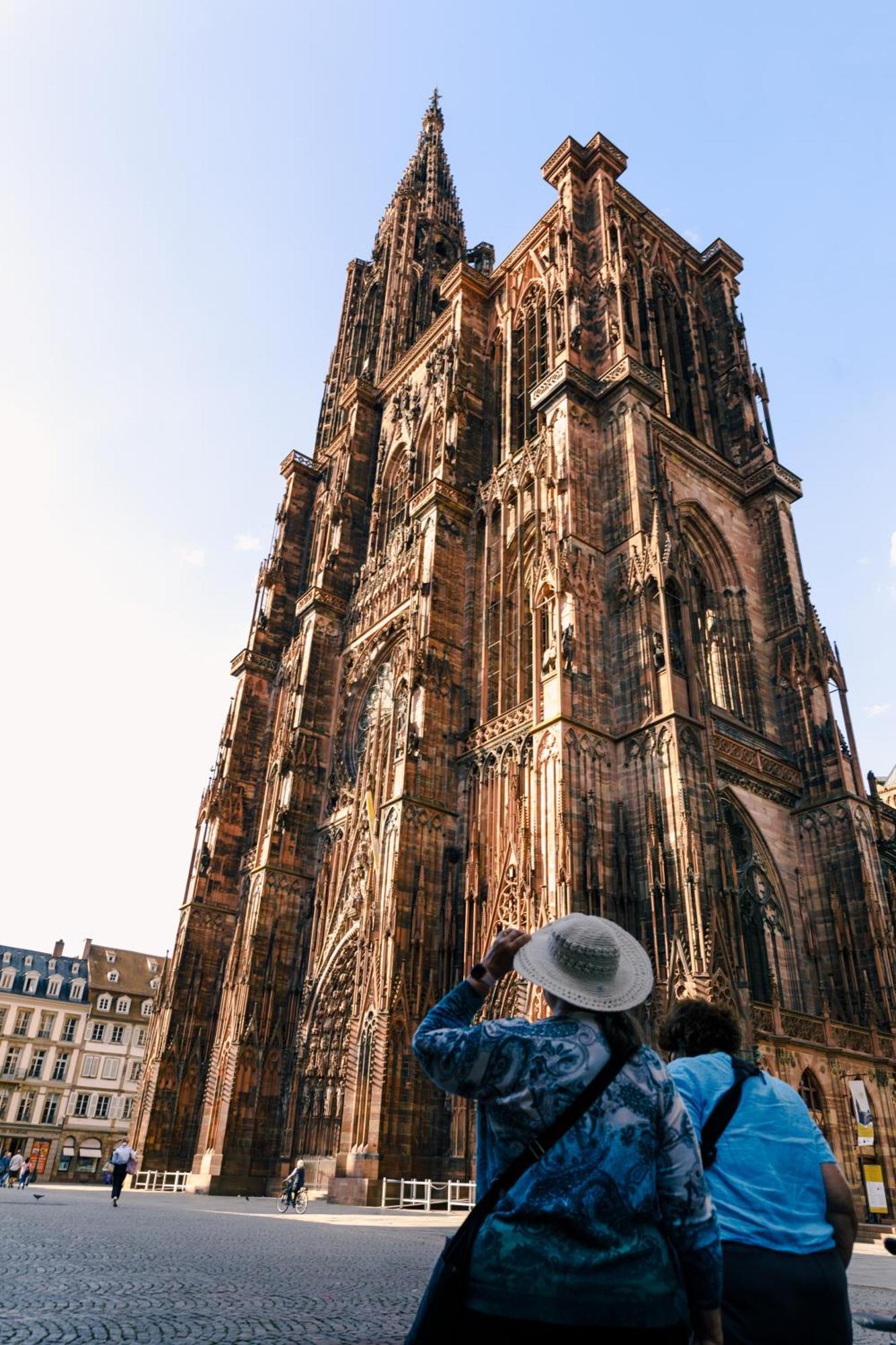 Luminous In Near Strasbourg, Conveniently Located Next To A Tram Stop With Direct Access To Strasbourg Centre *