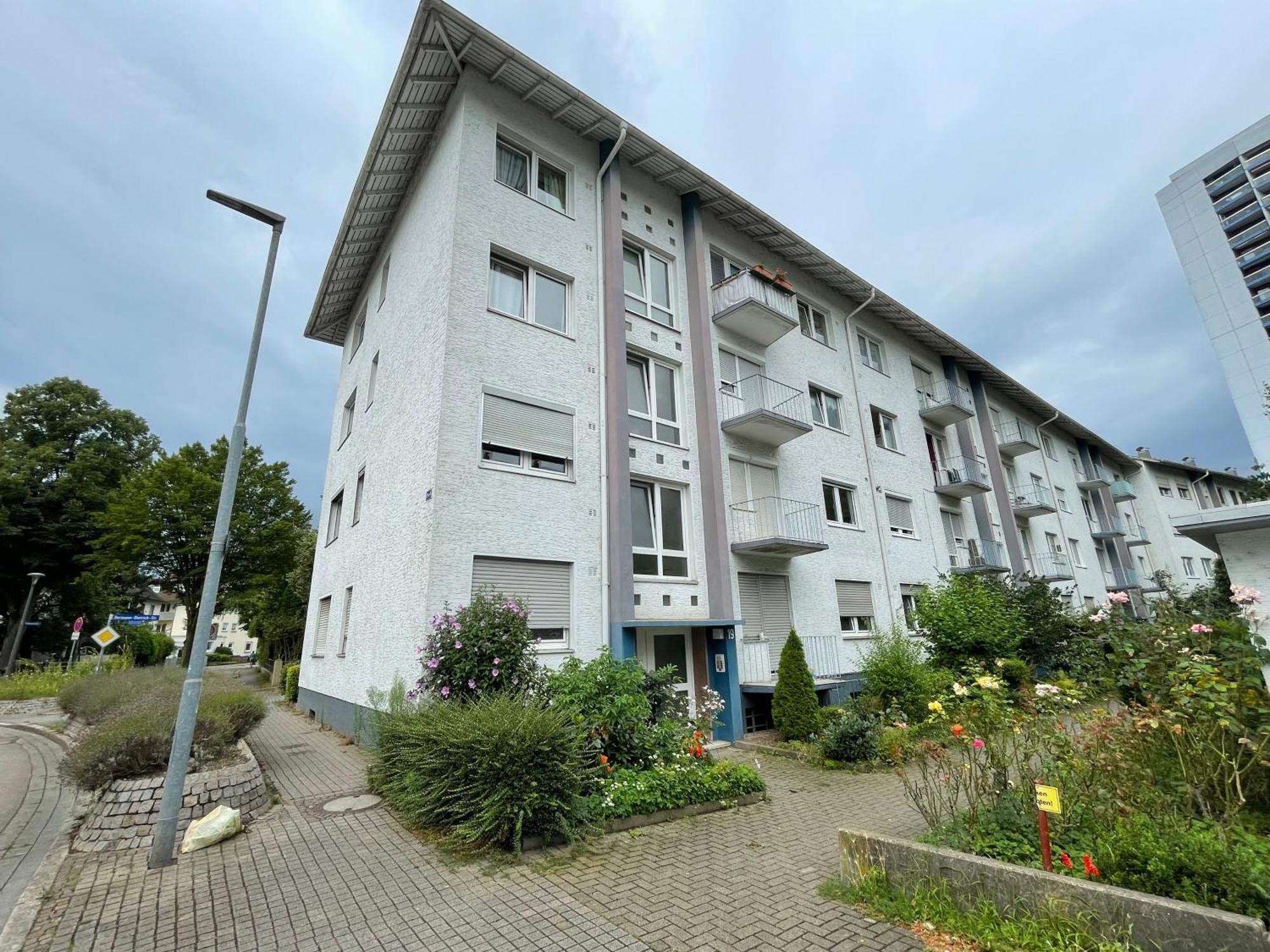 Luminous In Near Strasbourg, Conveniently Located Next To A Tram Stop With Direct Access To Strasbourg Centre
