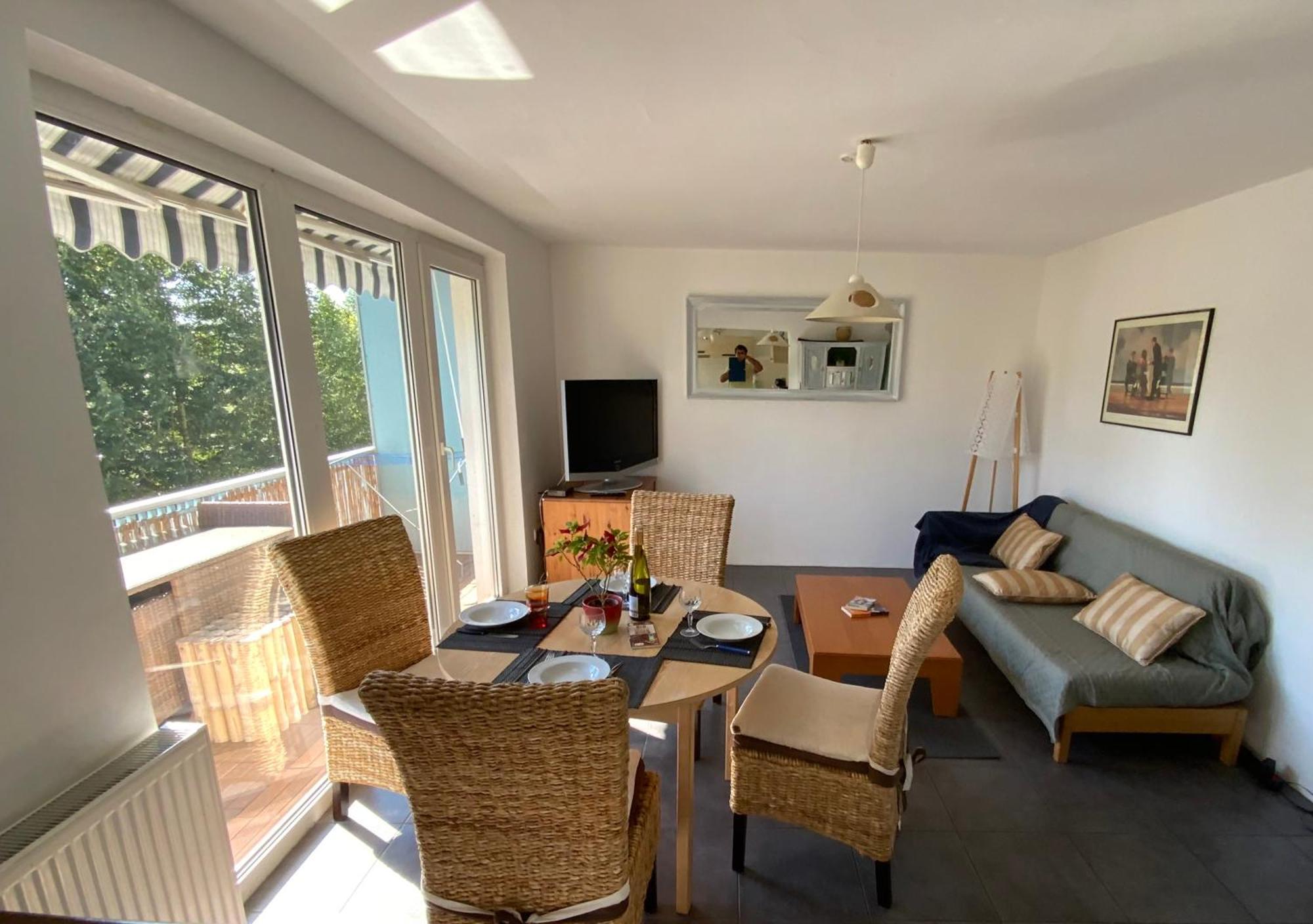Luminous In Near Strasbourg, Conveniently Located Next To A Tram Stop With Direct Access To Strasbourg Centre